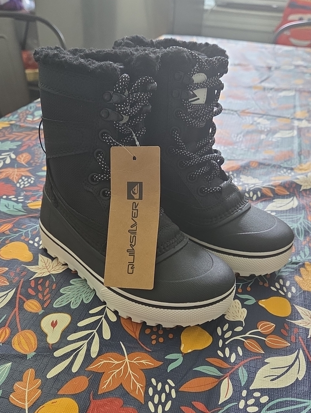 Quiksilver Kids Black Faux-Fur Lined Winter Lace-Up Boots